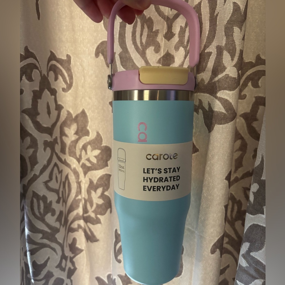 NWT 32oz Flip Straw Tumbler